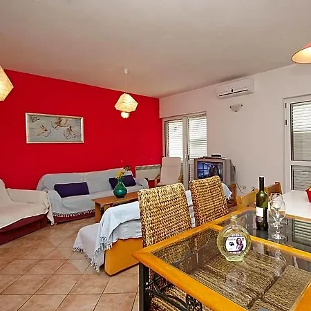 Makarska Apartments Отель Макарска
