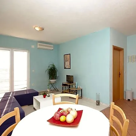 Готель Makarska Apartments Макарська