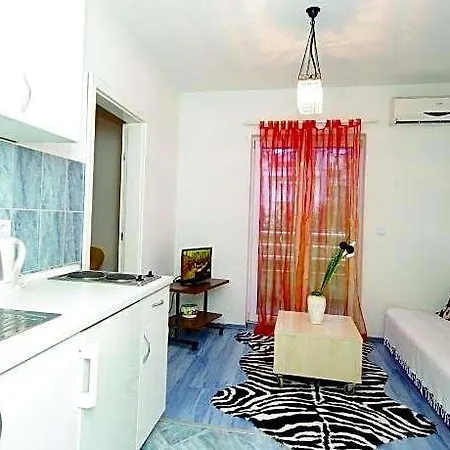 Makarska Apartments Макарська